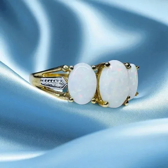 VINTAGE- 10K Gold -Natural Australian White Opal & Diamond Ring -Size 7 -2g - Picture 15 of 16